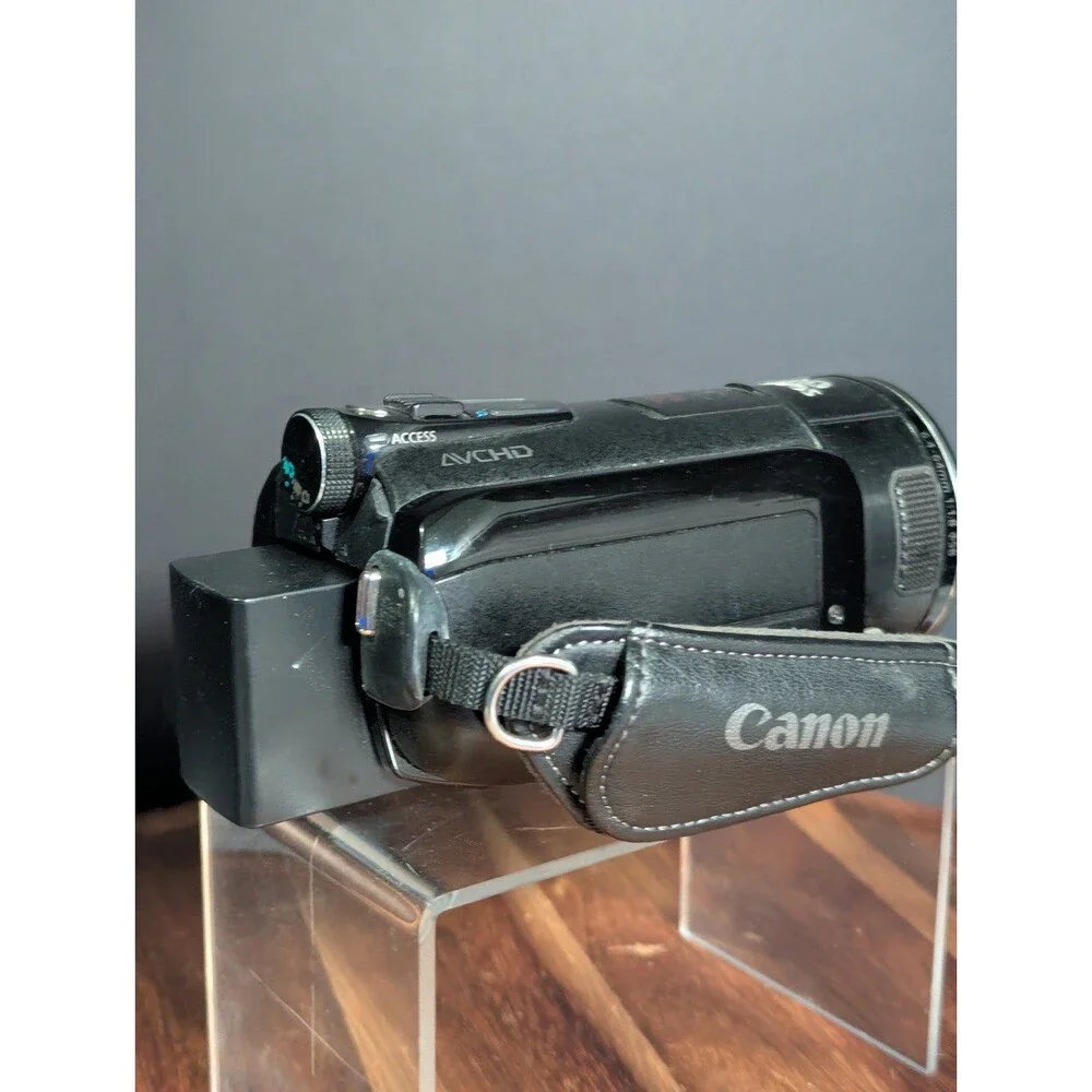 Canon VIXIA HF S10 Full HD 1080p AVCHD 32GB Flash Camcorder 10x